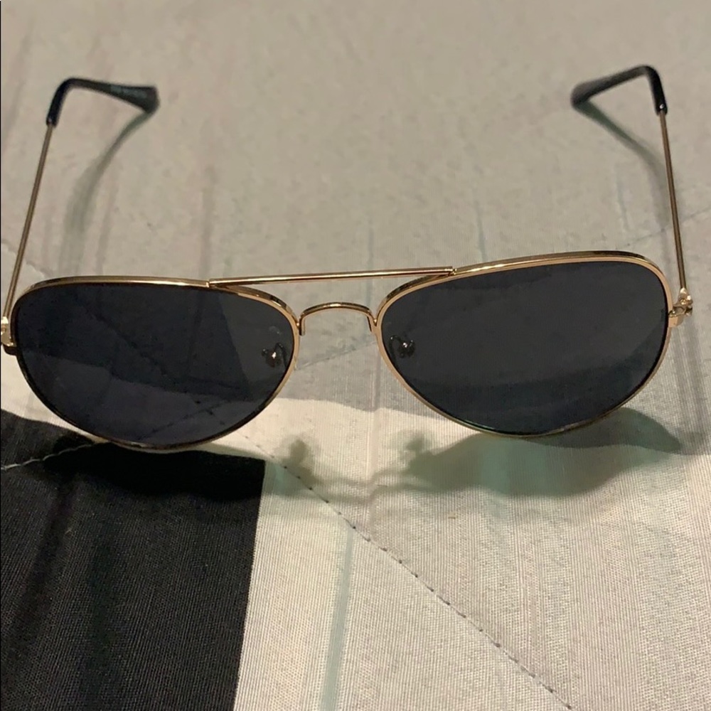 Black aviator sunglasses